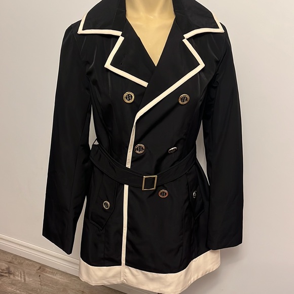 BNWOT Laundry Trench Coat With Buttons Logo - Picture 2 of 5